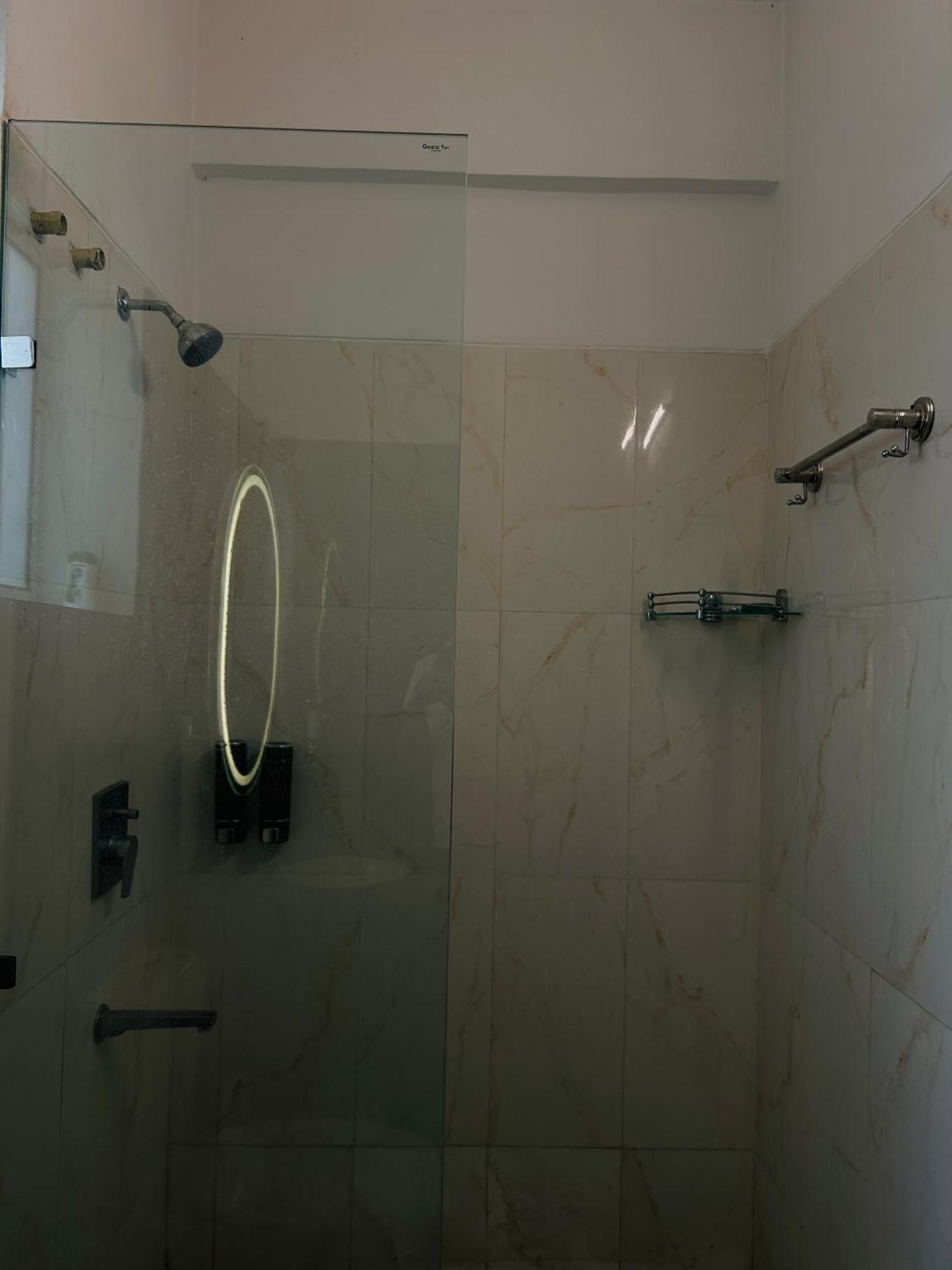 Shades Of Black 2 Hotel Lucknow Bagian luar foto